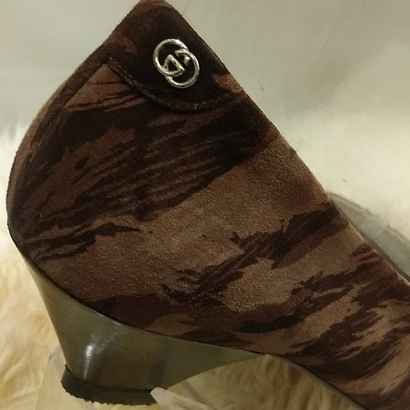 GUCCI SUEDE PUMP SIZE 38.5 (8.5) - Picture 3 of 14